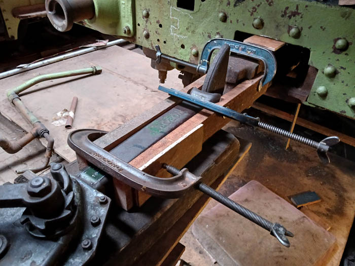 Jack plus splints forcing the drawhook in