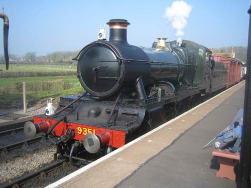 9351